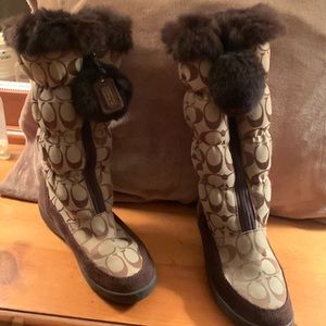 Beautiful coach boots.Size 61/2.. …Excellent condition